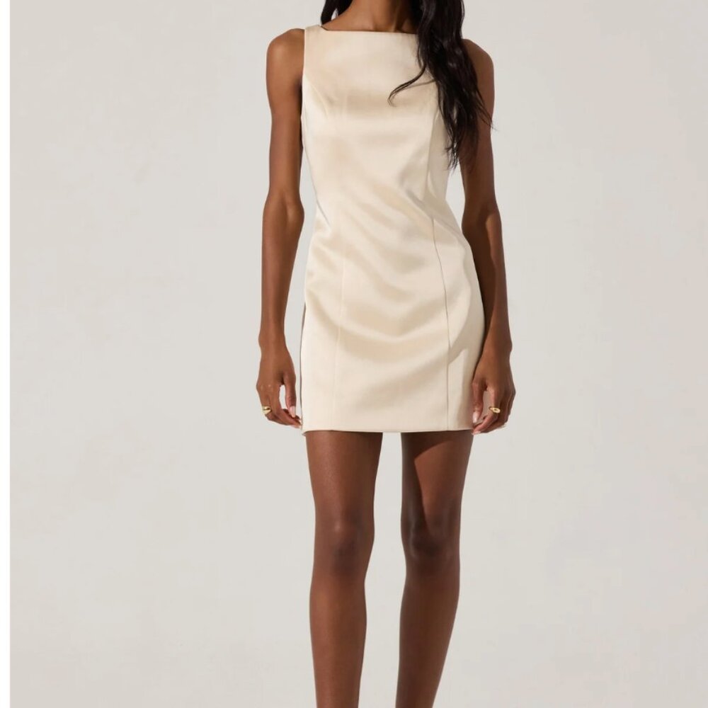 Alisanne by ASTR the Label - Picture 2 of 5